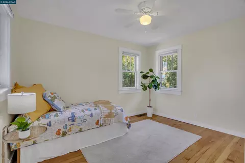 Bedroom - 10 Green St, Martinez, CA 94553 photo 3 of 4