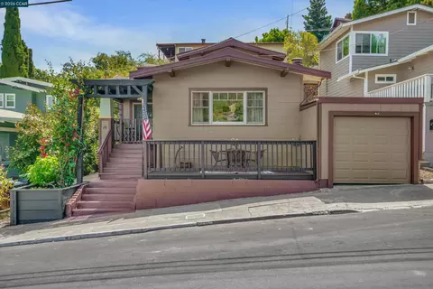 Exterior - 10 Green St, Martinez, CA 94553 photo 2 of 9