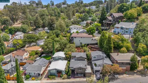 View/Area - 10 Green St, Martinez, CA 94553 photo 1 of 5