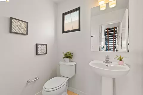 Bath - 1780 12th St, Oakland, CA 94607 photo 1 of 3