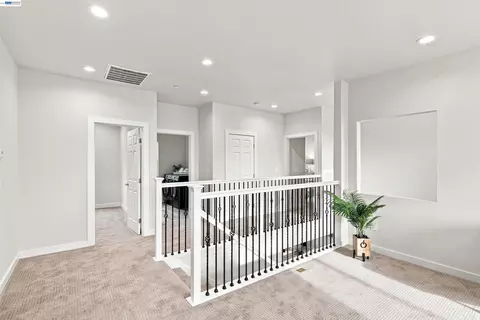 Entry Way - 2722 Cowell Rd, Concord, CA 94518 photo 7 of 7