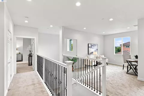 Entry Way - 2722 Cowell Rd, Concord, CA 94518 photo 4 of 7