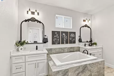 Bath - 2722 Cowell Rd, Concord, CA 94518 photo 5 of 6