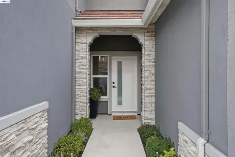 Entry Way - 2722 Cowell Rd, Concord, CA 94518 photo 1 of 7
