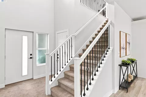Entry Way - 2722 Cowell Rd, Concord, CA 94518 photo 2 of 7