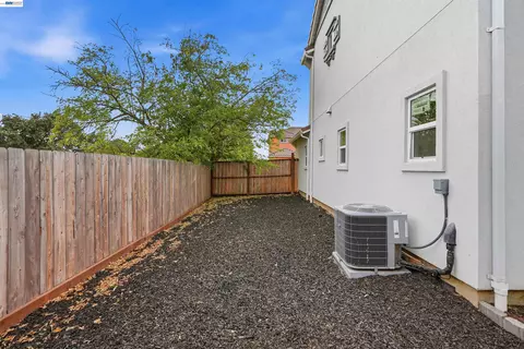 Exterior - 2722 Cowell Rd, Concord, CA 94518 photo 5 of 5