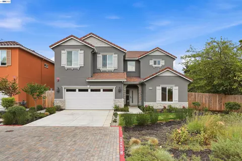 Exterior - 2722 Cowell Rd, Concord, CA 94518 photo 2 of 5