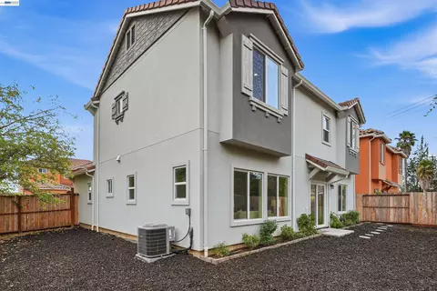 Exterior - 2722 Cowell Rd, Concord, CA 94518 photo 3 of 5