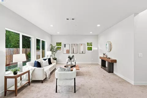 Living - 2722 Cowell Rd, Concord, CA 94518 photo 2 of 3