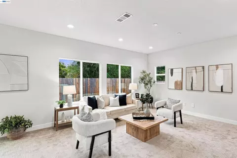 Living - 2722 Cowell Rd, Concord, CA 94518 photo 1 of 3