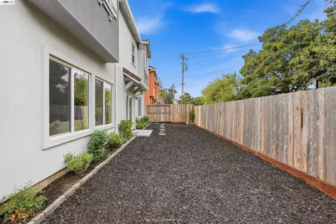 Exterior - 2722 Cowell Rd, Concord, CA 94518 photo 4 of 5