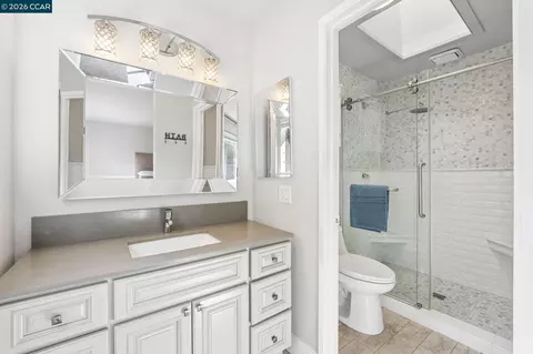 Bath - 4475 Barberry, Concord, CA 94521 photo 4 of 5