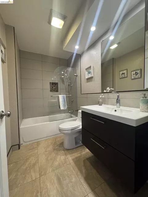 Bath - 3623 Wells Rd, Oakley, CA 94561 photo 7 of 7