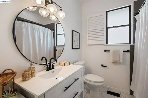 Bath - 3257 Central Ave, Alameda, CA 94501 photo 1 of 2