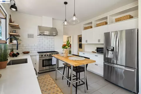 Kitchen - 3257 Central Ave, Alameda, CA 94501 photo 6 of 6