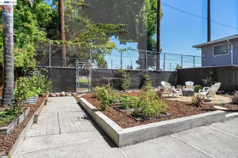 Exterior - 3257 Central Ave, Alameda, CA 94501 photo 15 of 18