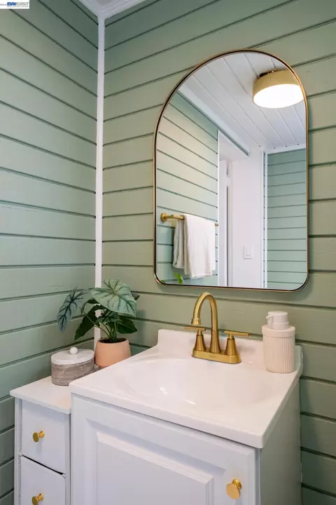 Bath - 3257 Central Ave, Alameda, CA 94501 photo 2 of 2