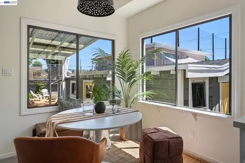 Dining - 3257 Central Ave, Alameda, CA 94501 photo 3 of 3