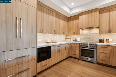 375 W El Pintado Rd #201, Danville, CA 94526