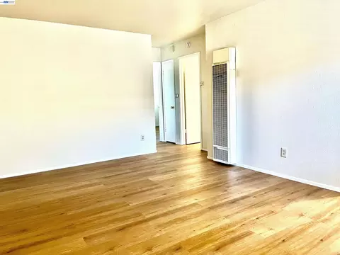 582 E H St, Benicia, CA 94510 photo 3