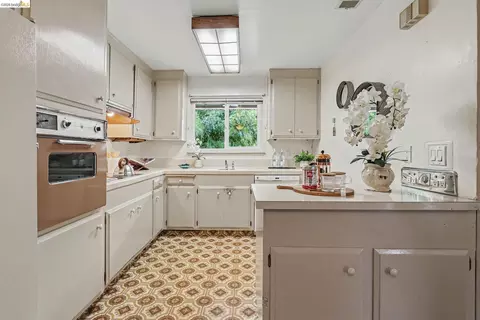 Kitchen - 4847 Beckham Ct, Concord, CA 94521 photo 1 of 3
