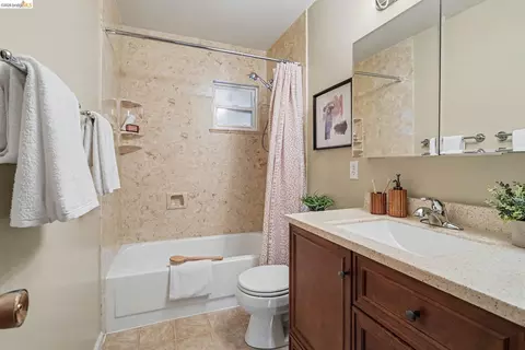 Bath - 4847 Beckham Ct, Concord, CA 94521 photo 2 of 2