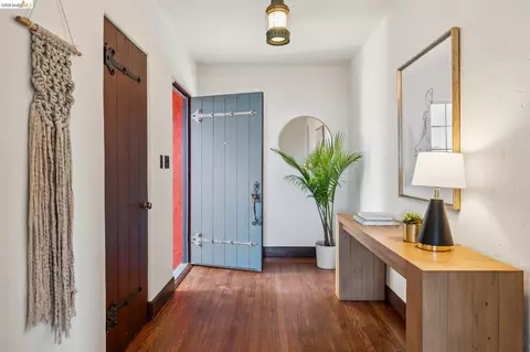 Entry Way - 54 Colorado Ave, Berkeley, CA 94707 photo 1 of 3