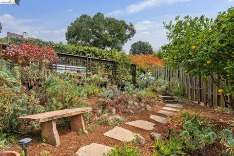 Exterior - 54 Colorado Ave, Berkeley, CA 94707 photo 6 of 9