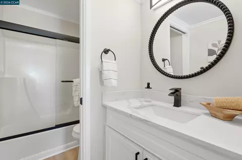 Bath - 1571 Schenone Ct #A, Concord, CA 94521 photo 2 of 3