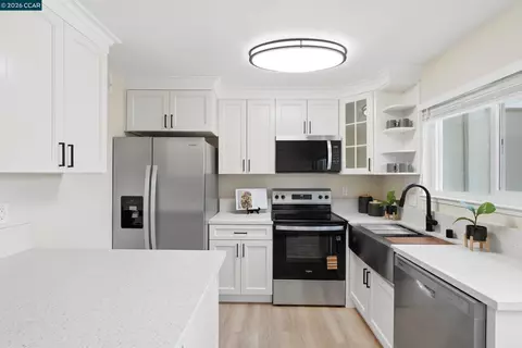 Kitchen - 1571 Schenone Ct #A, Concord, CA 94521 photo 3 of 6