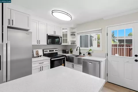 Kitchen - 1571 Schenone Ct #A, Concord, CA 94521 photo 2 of 6