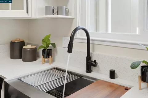 Kitchen - 1571 Schenone Ct #A, Concord, CA 94521 photo 5 of 6