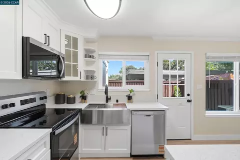 Kitchen - 1571 Schenone Ct #A, Concord, CA 94521 photo 4 of 6