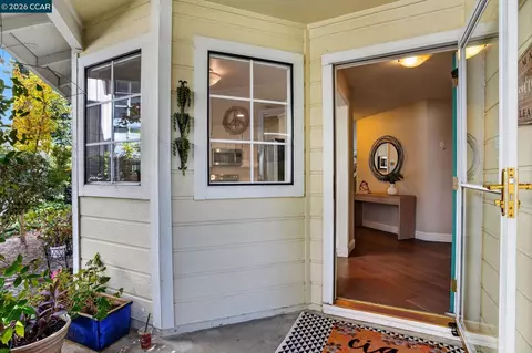 Entry Way - 1035 Pinehurst Ct, Concord, CA 94521 photo 2 of 3
