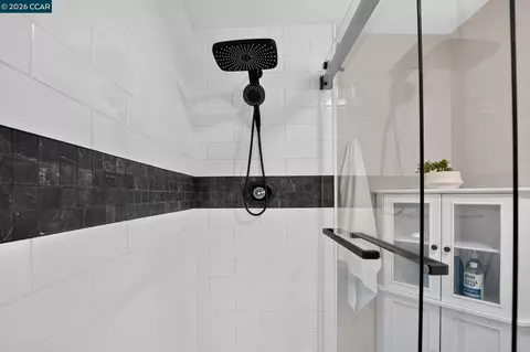 Bath - 1035 Pinehurst Ct, Concord, CA 94521 photo 5 of 6