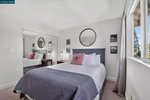 Bedroom - 1035 Pinehurst Ct, Concord, CA 94521 photo 5 of 5