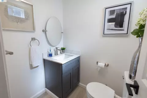 Bath - 1234 Willow St, Oakland, CA 94607 photo 3 of 3