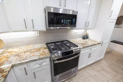 Kitchen - 1234 Willow St, Oakland, CA 94607 photo 2 of 3