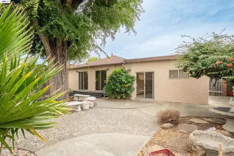 Exterior - 14972 Endicott St, San Leandro, CA 94579 photo 4 of 9