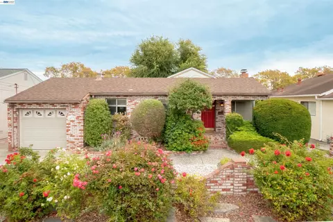 Exterior - 14972 Endicott St, San Leandro, CA 94579 photo 1 of 9