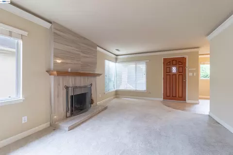 Living - 14972 Endicott St, San Leandro, CA 94579 photo 2 of 5