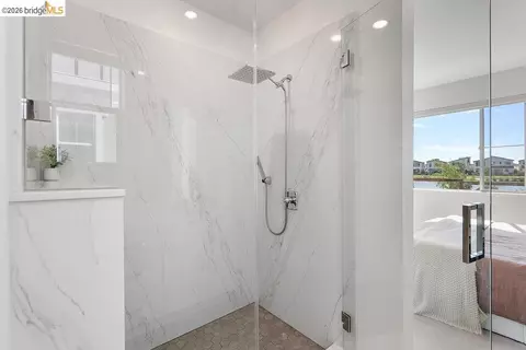 Bath - 2260 Solace Vis, Fairfield, CA 94533 photo 3 of 4