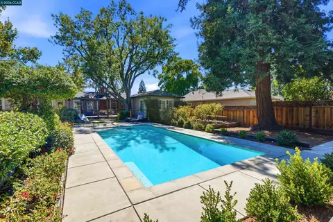 Exterior - 148 Roslyn Dr, Concord, CA 94518 photo 12 of 15