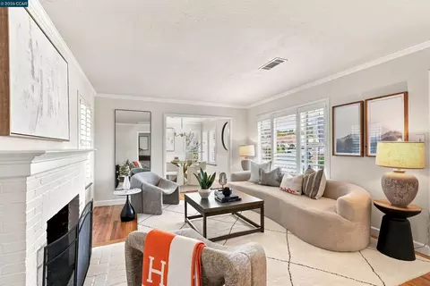 Living - 148 Roslyn Dr, Concord, CA 94518 photo 2 of 3