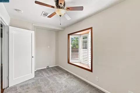 Bedroom - 148 Roslyn Dr, Concord, CA 94518 photo 6 of 6