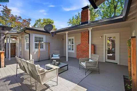 Exterior - 148 Roslyn Dr, Concord, CA 94518 photo 6 of 15