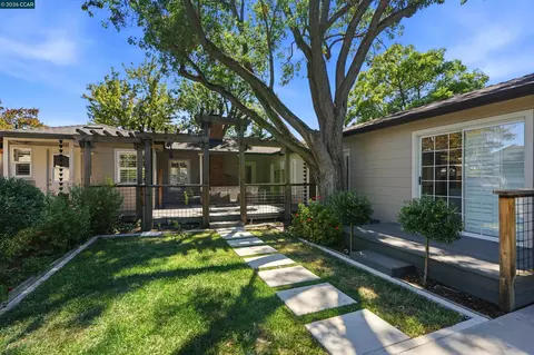 Exterior - 148 Roslyn Dr, Concord, CA 94518 photo 8 of 15