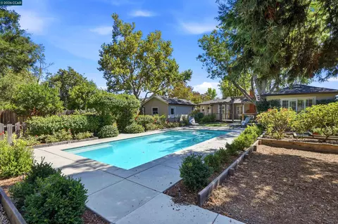 Exterior - 148 Roslyn Dr, Concord, CA 94518 photo 13 of 15