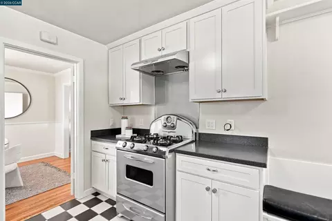 Kitchen - 148 Roslyn Dr, Concord, CA 94518 photo 1 of 4