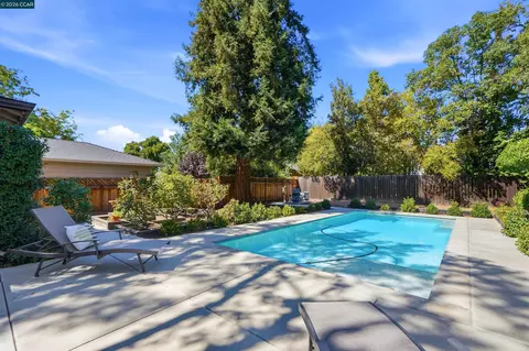 Exterior - 148 Roslyn Dr, Concord, CA 94518 photo 11 of 15